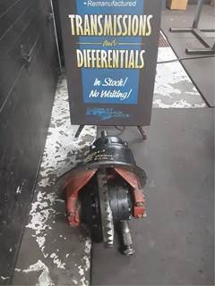 Eaton DS402 Front Differential for a 1993 Peterbilt 378