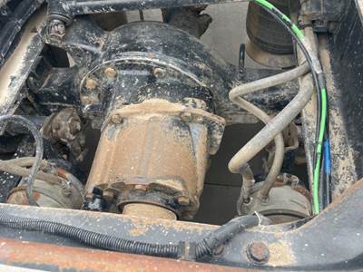 Eaton DS404 Front Differential for a 1998 Freightliner C120 CENTURY