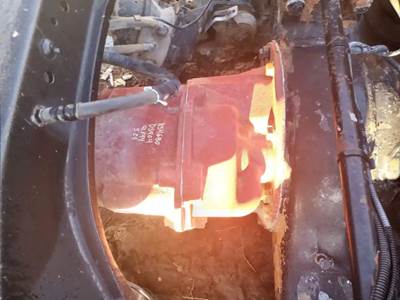 Eaton DS404 Front Differential for a 2012 Peterbilt 384