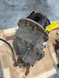 Eaton DS404 Front Differential for a 2000 Kenworth W900