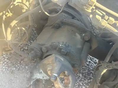 Eaton DS404 Front Differential for a 2000 Peterbilt 379