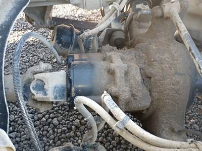 Eaton DS404 Front Differential for a 2005 Freightliner Columbia 120