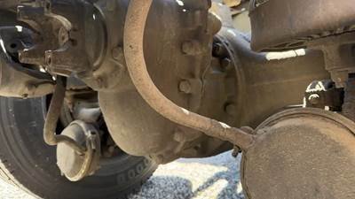 Eaton DS404 Front Differential for a 1999 Kenworth T600