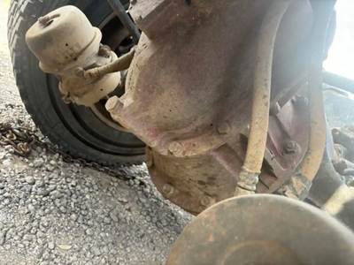 Eaton DS461P Front Differential for a 2006 Kenworth W900