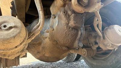 Eaton DS461P Front Differential for a 1998 Kenworth W900