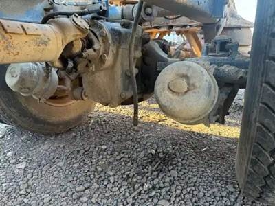 Eaton DSH40 Front Differential for a 2003 Kenworth T800