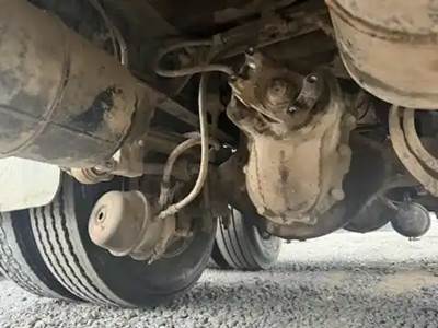 Eaton DSP40 Front Differential for a 2005 Peterbilt 378