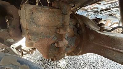 Eaton DSP40 Front Differential for a 2014 Kenworth T660