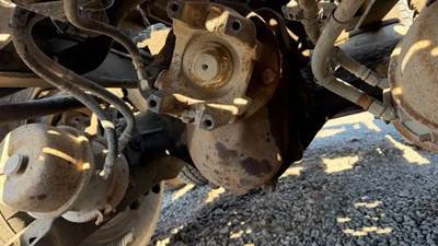 Eaton DSP40 Front Differential for a 2005 Peterbilt 379