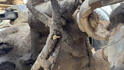 Eaton DSS40 Front Differential for a 2001 Kenworth W900