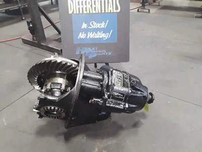 International RA472 Front Differential