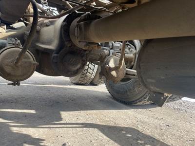 Meritor-Rockwell 40-145 Front Differential for a 1996 Freightliner FLD112