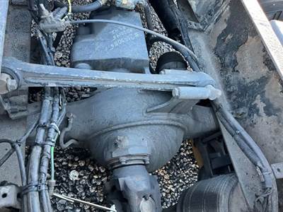 Meritor-Rockwell 40-145 Front Differential for a 2003 Volvo VNL