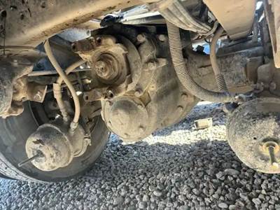 Meritor-Rockwell 40-145 Front Differential for a 2000 Volvo VNL