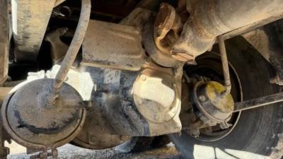 Meritor-Rockwell 40-145 Front Differential for a 2000 Freightliner FLD120