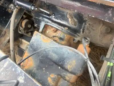 Meritor-Rockwell 40-145 Front Differential for a 2004 Volvo VNL