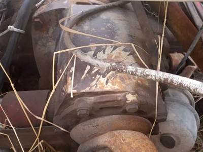 Meritor-Rockwell 46-160 Front Differential for a 1994 Freightliner FLD120