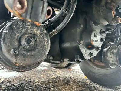 Meritor-Rockwell MT40-14X Front Differential for a 2015 Volvo VNL