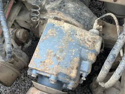 Meritor-Rockwell rdl40-145 Front Differential for a 2007 Freightliner FLD120 Glider