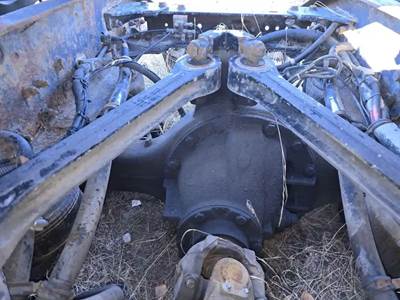 Dana RSP40 Rear Differential for a 2002 Kenworth W900