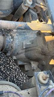 Dana-Spicer DSP40 Rear Differential for a 2002 Kenworth W900