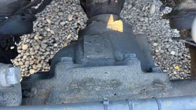 Dana-Spicer DSP40 Rear Differential for a 2011 Peterbilt 387
