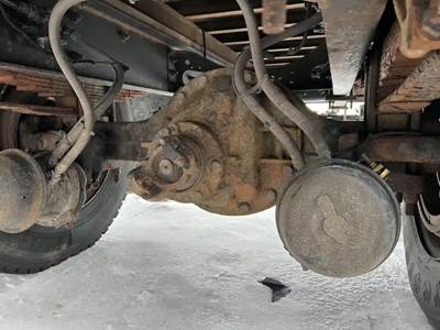 Eaton 17060S Rear Differential for a 2009 International 4300
