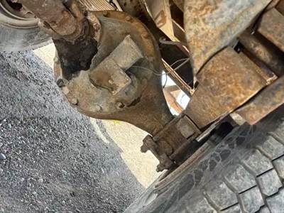 Eaton 17221 Rear Differential for a 1980 Chevrolet C70