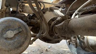 Eaton DDP40 Rear Differential for a 2006 Freightliner Columbia 120
