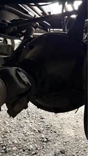 Eaton DS402 Rear Differential for a 1993 Peterbilt 378