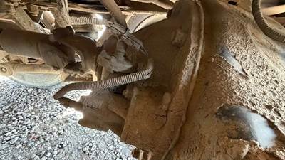 Eaton DS461P Rear Differential for a 1998 Kenworth W900