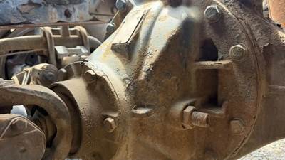 Eaton DSP40 Rear Differential for a 2014 Kenworth T660