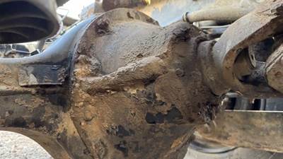 Eaton DSS40 Rear Differential for a 2001 Kenworth W900