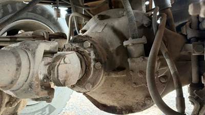 Eaton DT461P Rear Differential for a 1994 Peterbilt 378