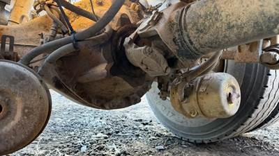Eaton Rear Differential for a 2006 Peterbilt 378