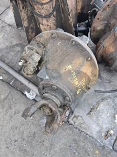 Eaton RD462 Rear Differential for a 2002 Peterbilt 379