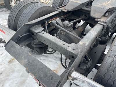 Eaton RS402 Rear Differential for a 1995 Kenworth T600