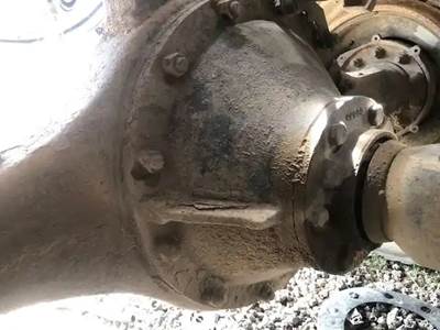 Eaton RS402 Rear Differential for a 1991 Chevrolet C70 Kodiak