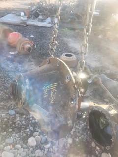 Eaton RS402 Rear Differential for a 1994 Peterbilt 379