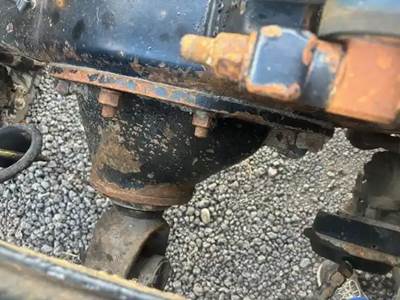 Eaton RS402 Rear Differential for a 1991 Peterbilt 379