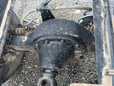 Eaton RS402 Rear Differential for a 1987 International F-9370