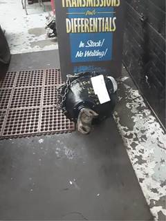 Eaton RS402 Rear Differential for a 1987 International F-9370