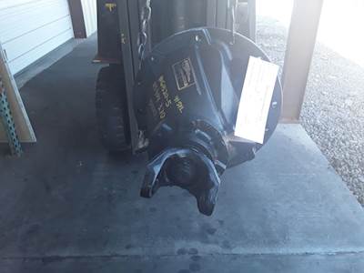 Eaton RS404 Rear Differential for a 1998 Kenworth T800