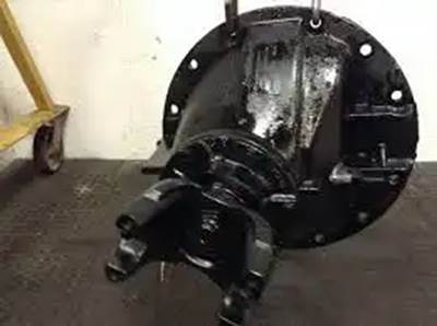 Eaton RS404 Rear Differential for a 1996 Peterbilt 379