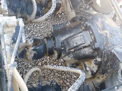 Eaton RS404 Rear Differential for a 2005 Freightliner Columbia 120