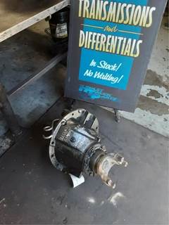 Eaton RS404 Rear Differential for a 1999 Volvo WG