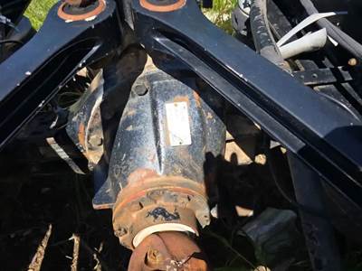 Eaton RS404 Rear Differential for a 1999 Kenworth T800
