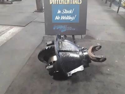 Eaton RS404 Rear Differential for a 2000 Kenworth T800