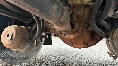 Eaton RS404 Rear Differential for a 2003 Kenworth T300