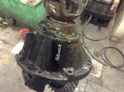 Eaton RS405 Rear Differential for a 2010 International 7400